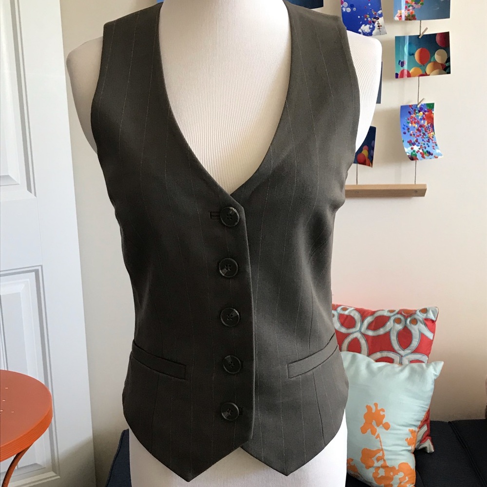 NWOT H&M olive green/brown button vest size 6